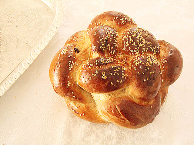 Rosh Hashanah Round Challah at YM&Seadh