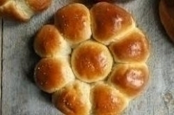 a picture of round challah at YM&YWHA