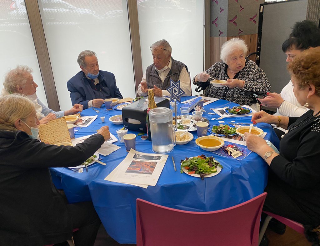 CALW Seder 2022 at YM&ДА