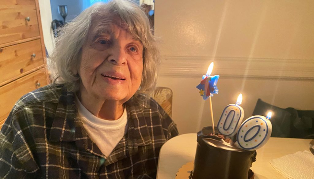 Holocaust Survivor Zinaida Moiseevna Kruchek Celebrates 100th Birthday at YM&SÍ